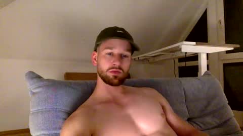 frozenyoga online show from September 21, 6:34 pm