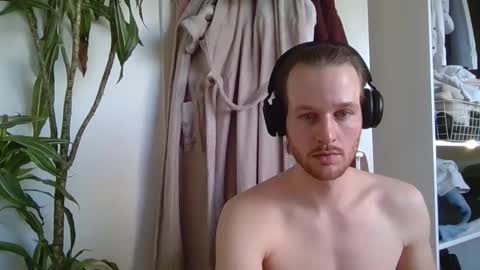 frozenyoga online show from February 23, 3:51 pm