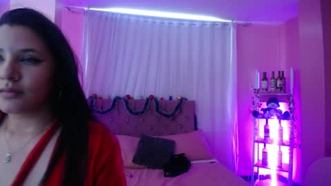 frreeya online show from December 28, 8:47 pm