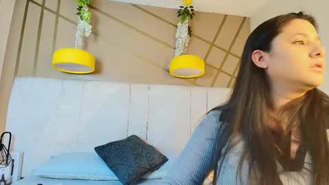 frreeya online show from February 23, 9:28 pm