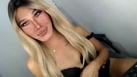 sweetyJENNY online show from April 20, 3:15 pm