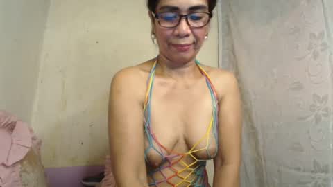 Snapshot of fuckinghairy49 chatting on December 10, 6:01 am mariposa online show from December 10, 6:01 am