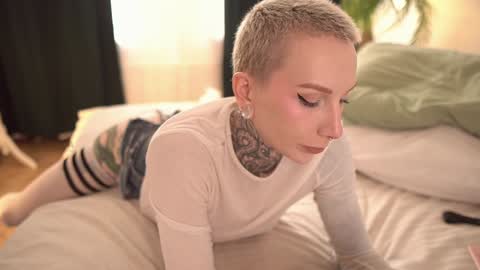 Snapshot of fuckingtoy_ chatting on September 29, 9:30 am Eva all my links online show from September 29, 9:30 am