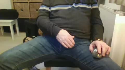 fullballs11 online show from January 22, 4:12 pm