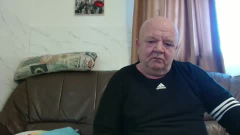 fullballs6 online show from February 26, 10:18 am