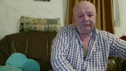 fullballs6 online show from March 26, 3:01 am