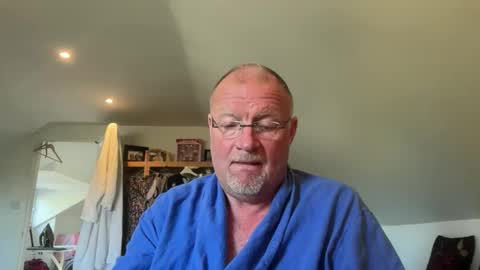 Snapshot of funtime88888 chatting on October 24, 9:43 am funtime88888 online show from October 24, 9:43 am