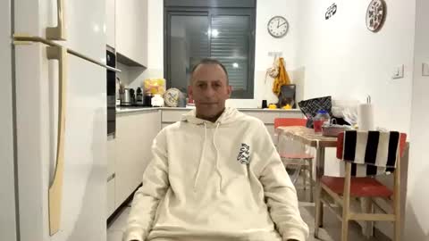 g103031910303 online show from March 4, 10:07 pm