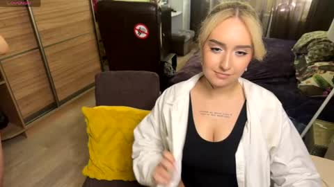 gaba_hard_ online show from June 2, 1:46 pm