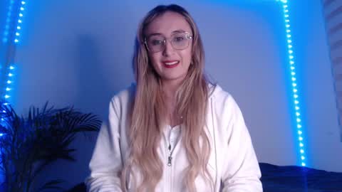 Snapshot of gabb_rioss chatting on March 7, 12:37 am Gabriela online show from March 7, 12:37 am