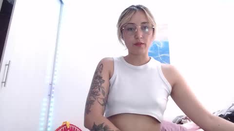 Snapshot of gabb_rioss chatting on October 7, 4:14 pm Gabriela online show from October 7, 4:14 pm