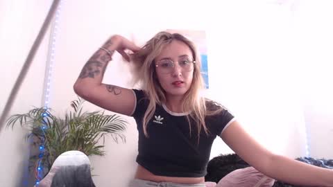 Snapshot of gabb_rioss chatting on January 23, 6:35 pm Gabriela online show from January 23, 6:35 pm