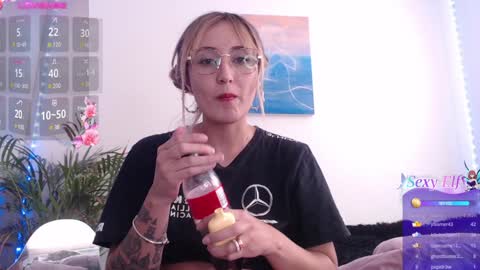 Snapshot of gabb_rioss chatting on January 6, 7:35 pm Gabriela online show from January 6, 7:35 pm