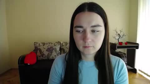 Snapshot of gabby_di chatting on October 12, 10:41 am Jaklin online show from October 12, 10:41 am