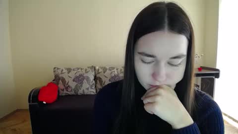 Snapshot of gabby_di chatting on October 19, 8:52 am Jaklin online show from October 19, 8:52 am