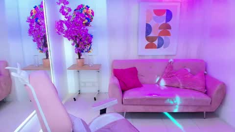 Snapshot of gabby_evanns chatting on September 26, 12:13 pm gabby_evanns online show from September 26, 12:13 pm