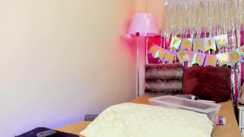 Snapshot of gabrielaa_01 chatting on December 5, 3:12 pm Gaby Im on vacation see you on November 25 online show from December 5, 3:12 pm