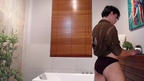 Snapshot of gabriell_ramirez_ chatting on March 9, 1:14 am gabriell_ramirez_ online show from March 9, 1:14 am