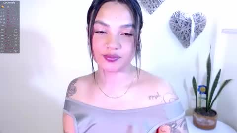 My name is Gabriela.. nice to meet you thumbs up please its very important to me online show from July 3, 7:07 pm