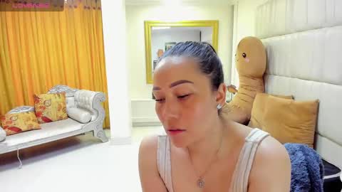 Snapshot of gaby_trent chatting on March 6, 4:49 pm gabriela online show from March 6, 4:49 pm