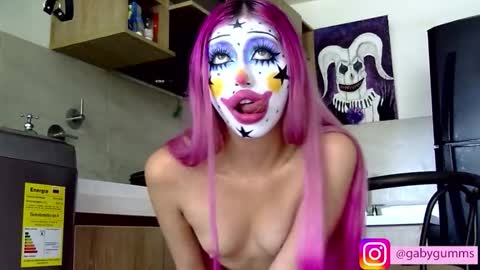 gabygumms online show from October 25, 2:39 pm