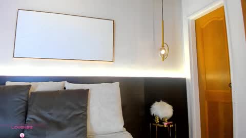 Gaby Vega  online show from January 9, 11:49 am