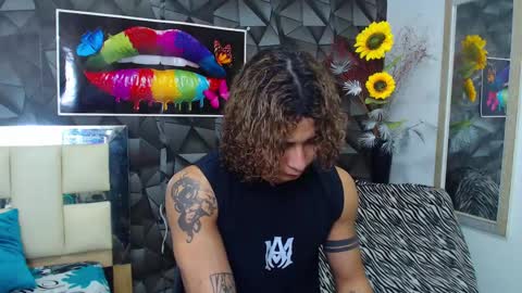 Snapshot of gael__david chatting on March 10, 2:50 am Gael online show from March 10, 2:50 am