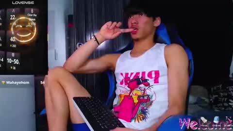 gael_jones online show from December 18, 5:36 am