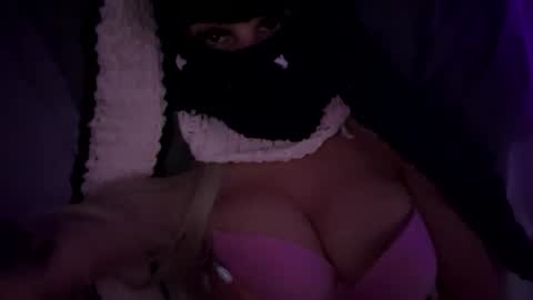 Feetbaabe online show from May 16, 1:21 pm