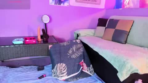 Gaia online show from September 24, 12:01 pm