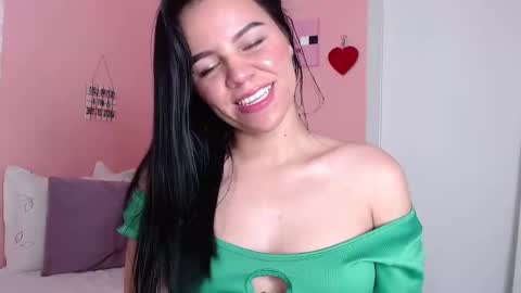 Snapshot of galayounng_ chatting on March 12, 6:32 pm Gala Y online show from March 12, 6:32 pm