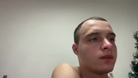 Max online show from February 18, 10:09 pm