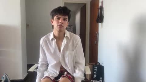 wellbehavedboy online show from April 11, 4:44 pm