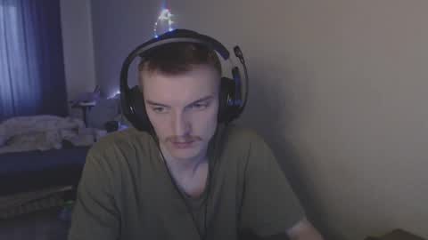 Snapshot of gasturfahe chatting on February 17, 1:44 pm gasturfahe online show from February 17, 1:44 pm