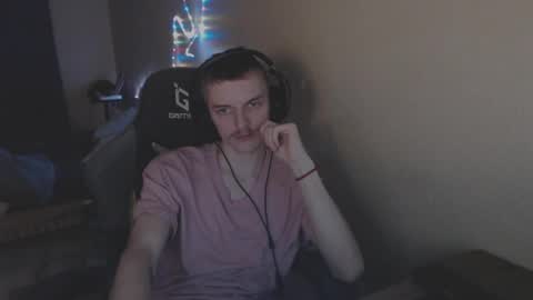 Snapshot of gasturfahe chatting on February 18, 7:30 pm gasturfahe online show from February 18, 7:30 pm