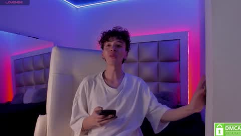 genesis_js online show from February 26, 9:18 pm