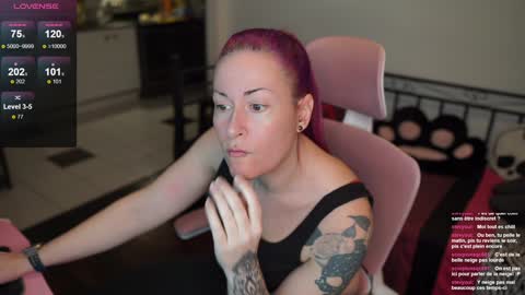 Snapshot of gennyrock chatting on February 4, 11:49 pm Genny Rock and online show from February 4, 11:49 pm