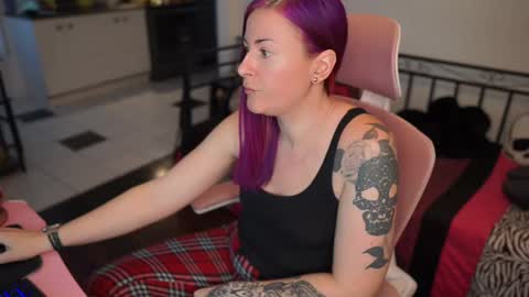 Snapshot of gennyrock chatting on February 16, 9:59 pm Genny Rock and online show from February 16, 9:59 pm