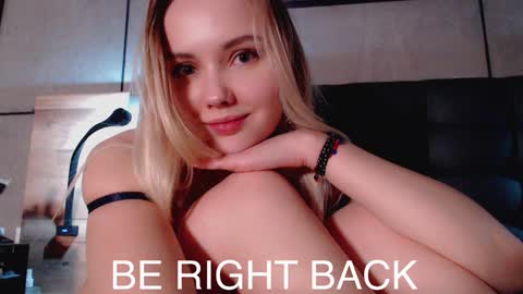 Snapshot of gentleflower23 chatting on December 7, 1:41 am Tanya online show from December 7, 1:41 am