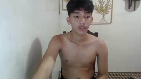 Snapshot of gentlemanlustx chatting on October 6, 5:25 am Rayl online show from October 6, 5:25 am