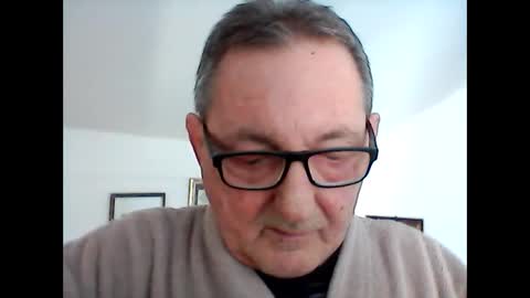 Snapshot of georg1412 chatting on February 8, 12:06 pm georg1412 online show from February 8, 12:06 pm