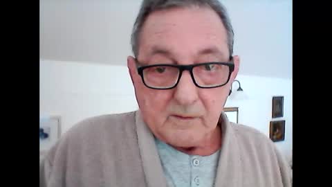 Snapshot of georg1412 chatting on February 12, 1:06 pm georg1412 online show from February 12, 1:06 pm