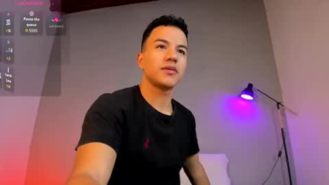 Snapshot of george_cams1 chatting on October 9, 11:15 am Jorge online show from October 9, 11:15 am