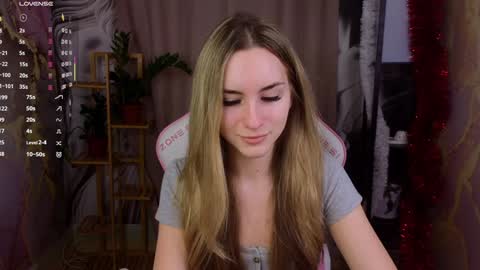 Sara online show from February 4, 1:38 pm