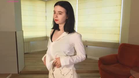 Snapshot of georginatrue chatting on October 6, 3:57 am My name is Kelly online show from October 6, 3:57 am
