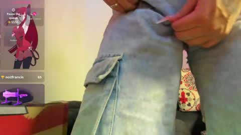 geraldinesuaan online show from April 4, 9:33 pm