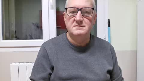 gerardlp131313 online show from December 5, 9:12 pm