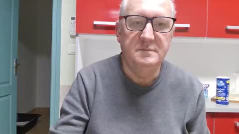 Snapshot of gerardlp131313 chatting on October 29, 8:42 pm gerardlp131313 online show from October 29, 8:42 pm