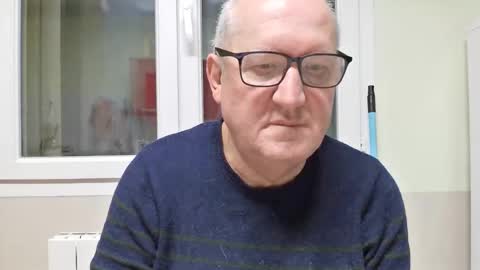 gerardlp131313 online show from February 5, 8:45 pm