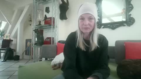 germansweety online show from March 21, 1:27 pm